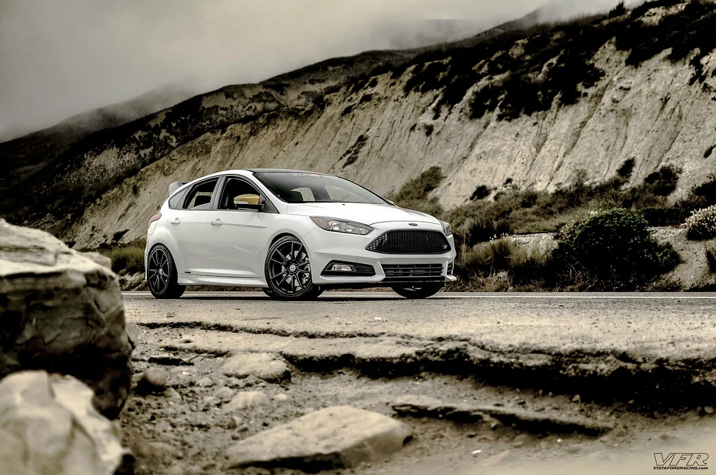 HRE Performance FlowForm FF04 on Ford Focus Mk3 (2011-2018), photo 3