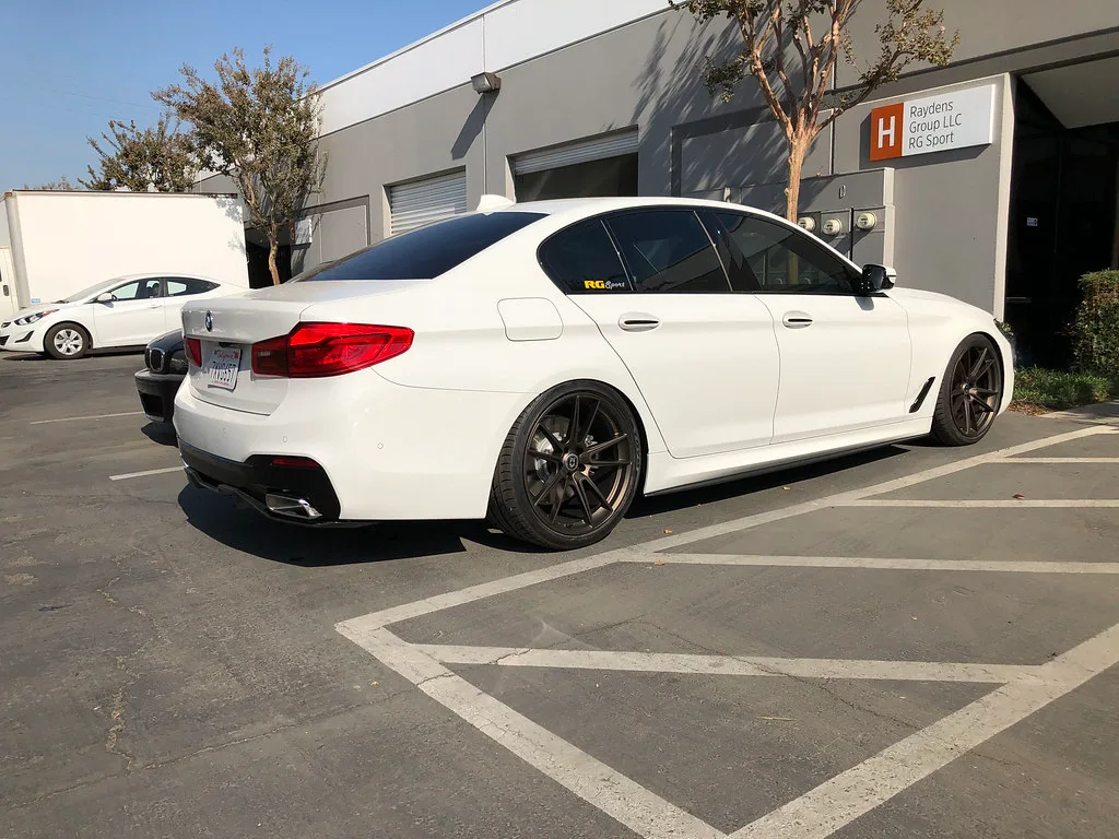HRE Performance FlowForm FF04 on BMW 5 Series G30.1
