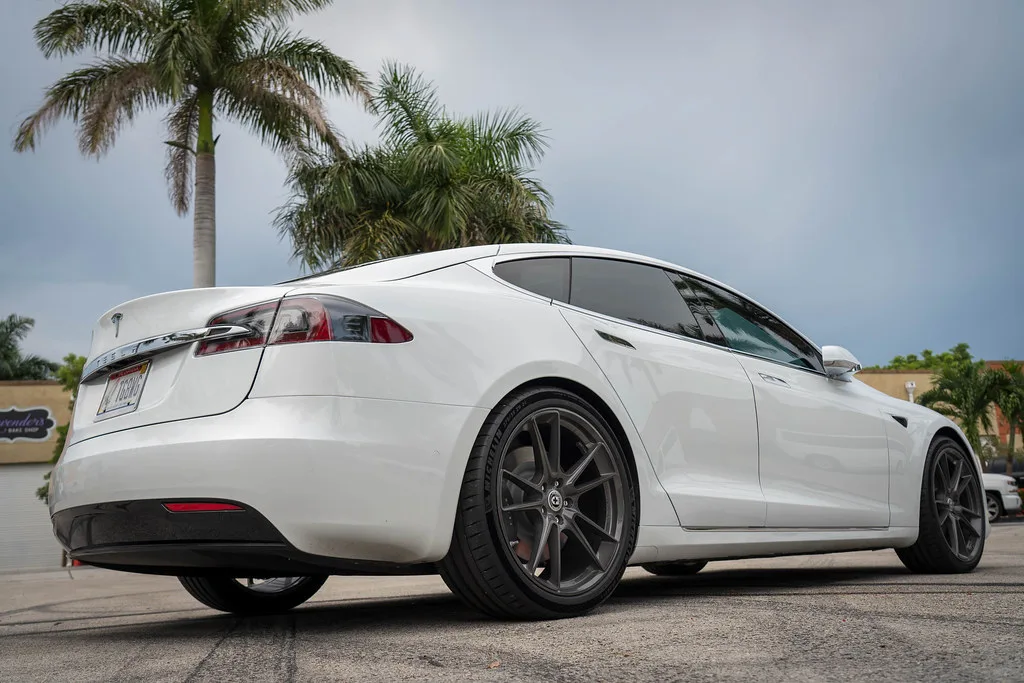 HRE Performance FlowForm FF04 on Tesla Model S Original (2012-2016), photo 6