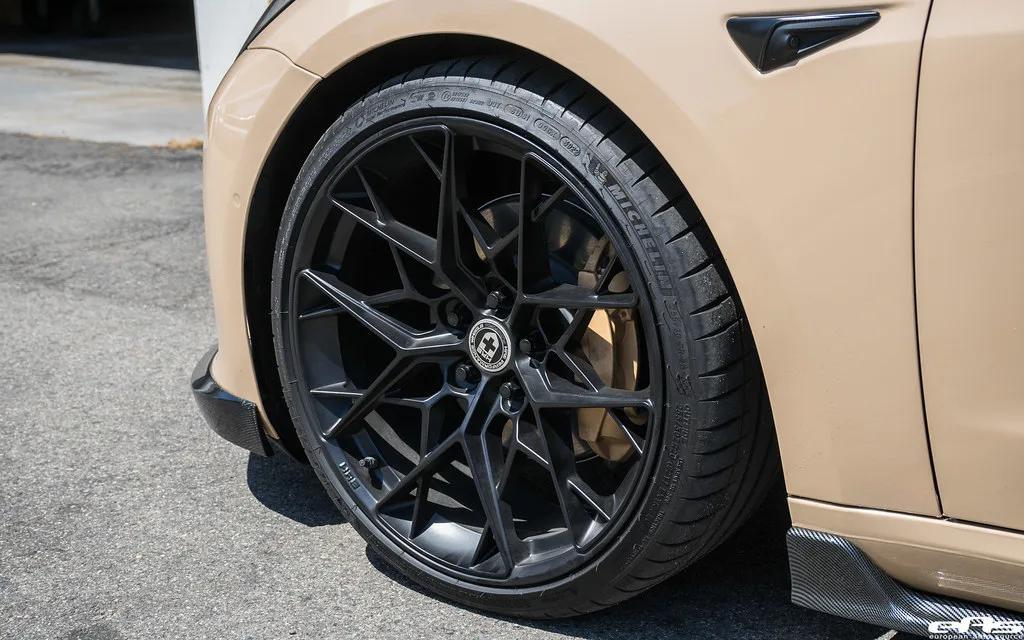 HRE Performance FlowForm FF10 on Tesla Model 3 Original (2017-2023), photo 5