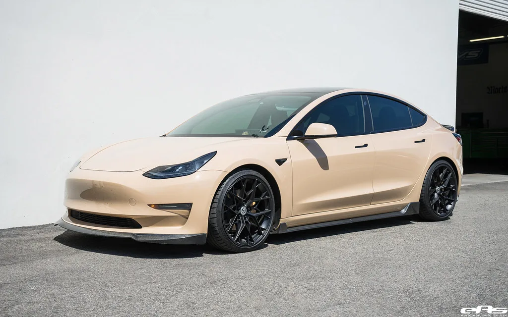 HRE Performance FlowForm FF10 on Tesla Model 3 Original (2017-2023), photo 2