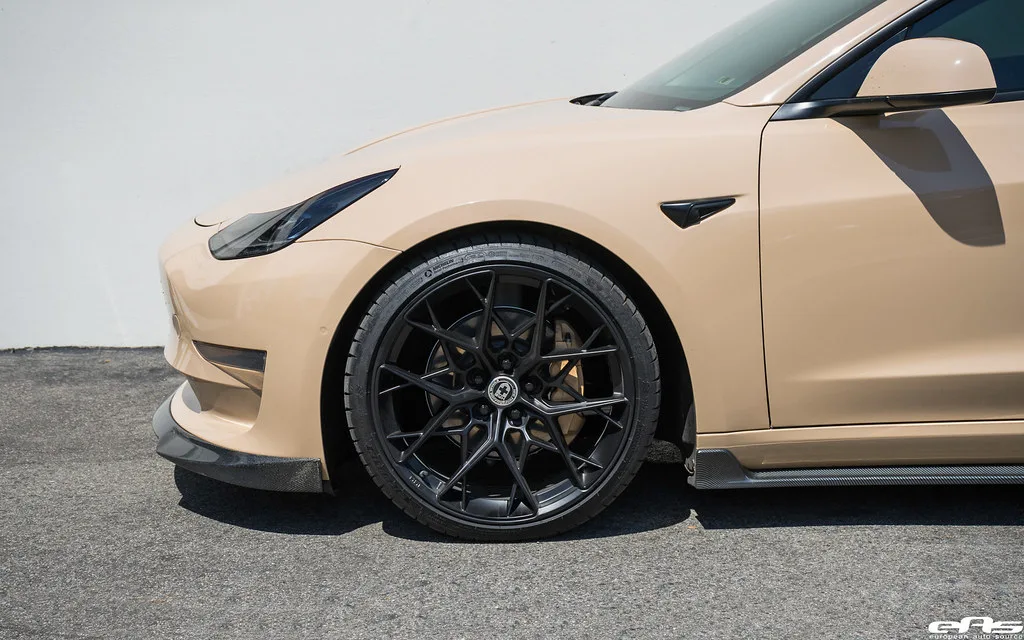 HRE Performance FlowForm FF10 on Tesla Model 3 Original (2017-2023), photo 3