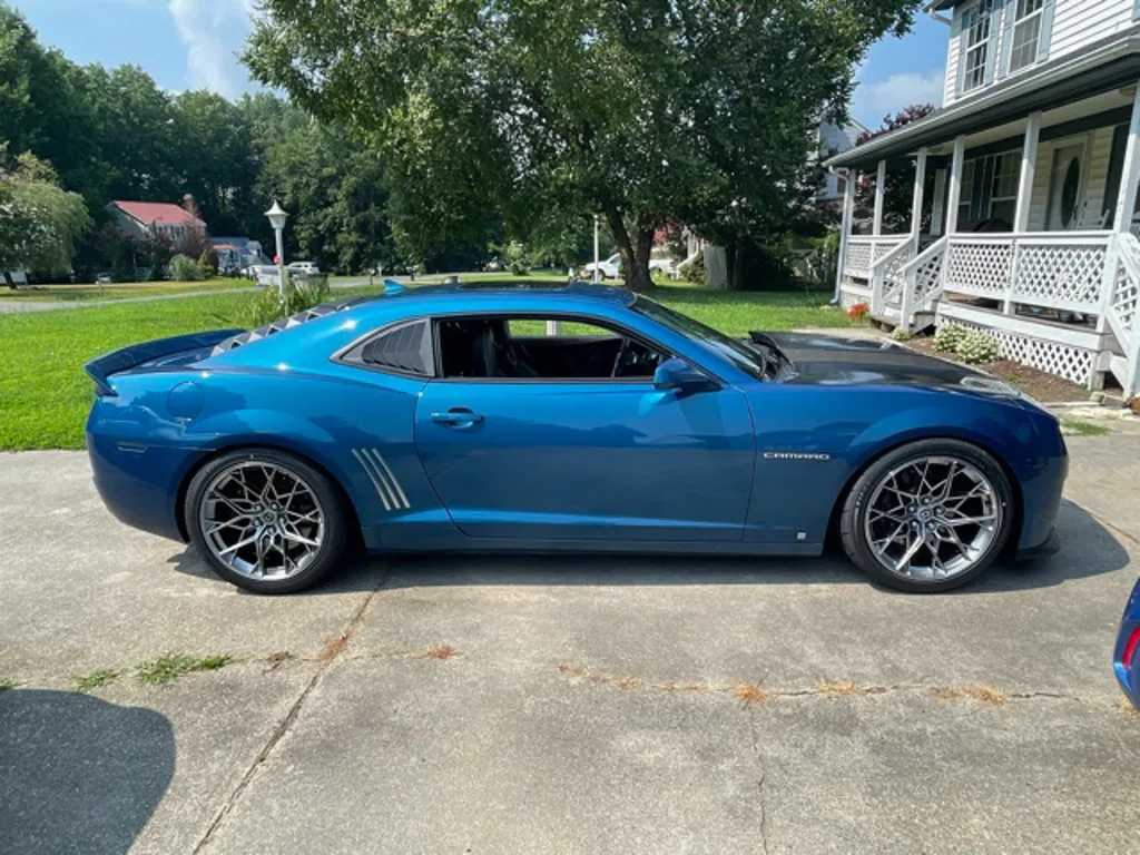 HRE Performance FlowForm FF10 on Chevrolet Camaro Fifth Generation (2010-15).1