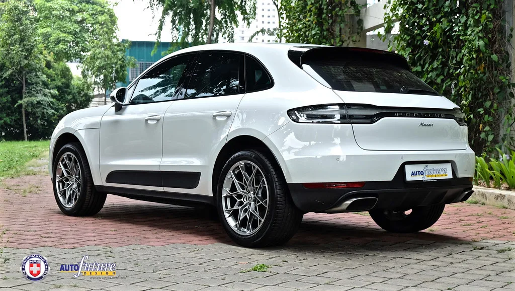 HRE Performance FlowForm FF10 on Porsche Macan 95B.1