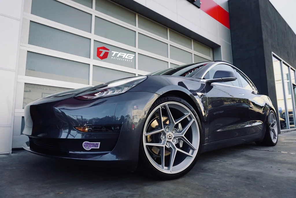 HRE Performance FlowForm FF11 on Tesla Model 3 Original (2017-2023), photo 9