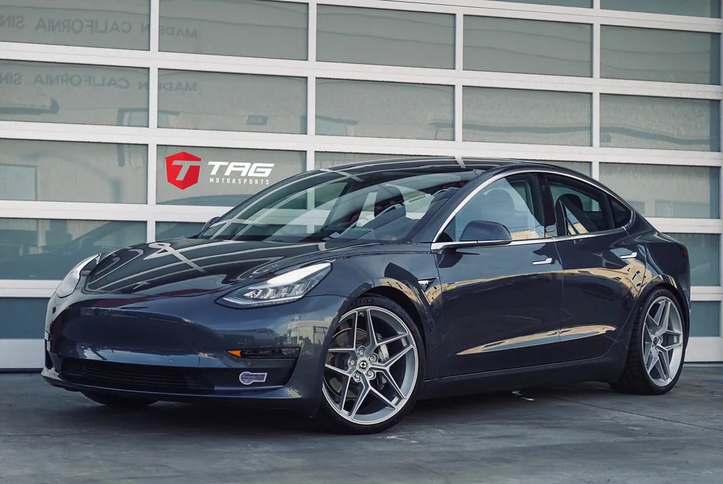 HRE Performance FlowForm FF11 on Tesla Model 3 Original (2017-2023), photo 10