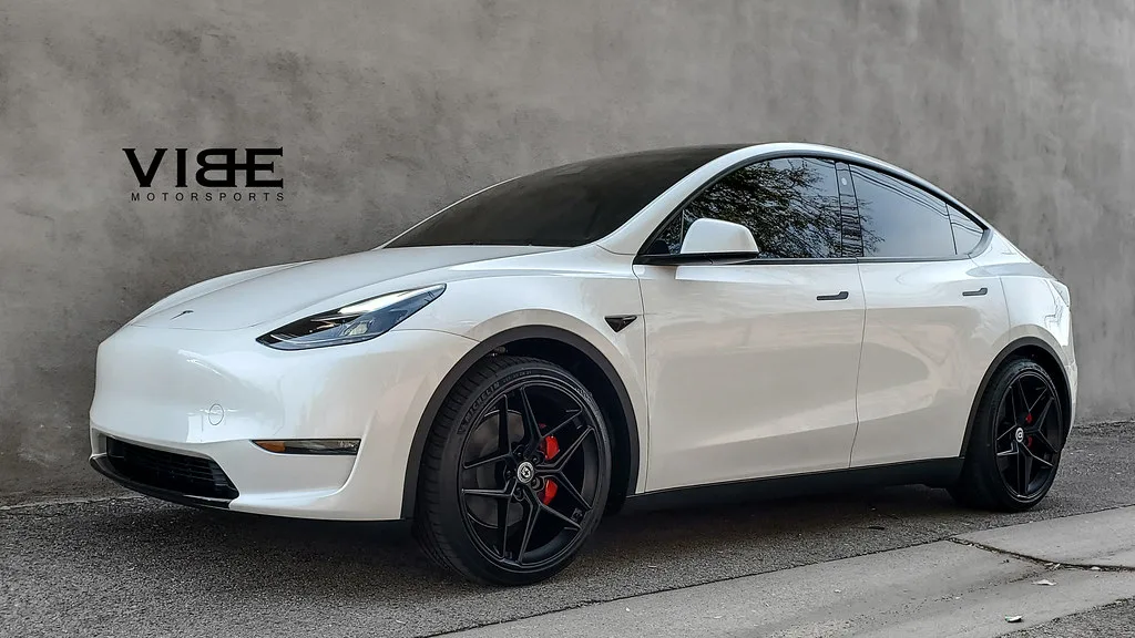 HRE Performance FlowForm FF11 on Tesla Model Y Original (2020-)