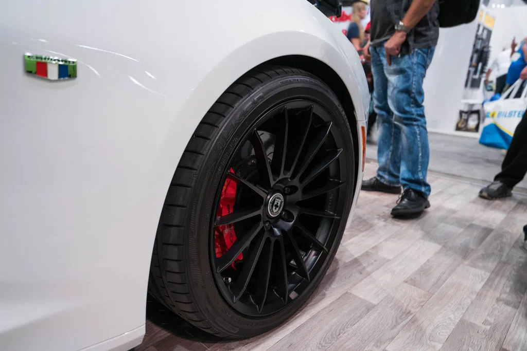 HRE Performance FlowForm FF15 on Chevrolet Camaro Sixth Generation (2016-24)