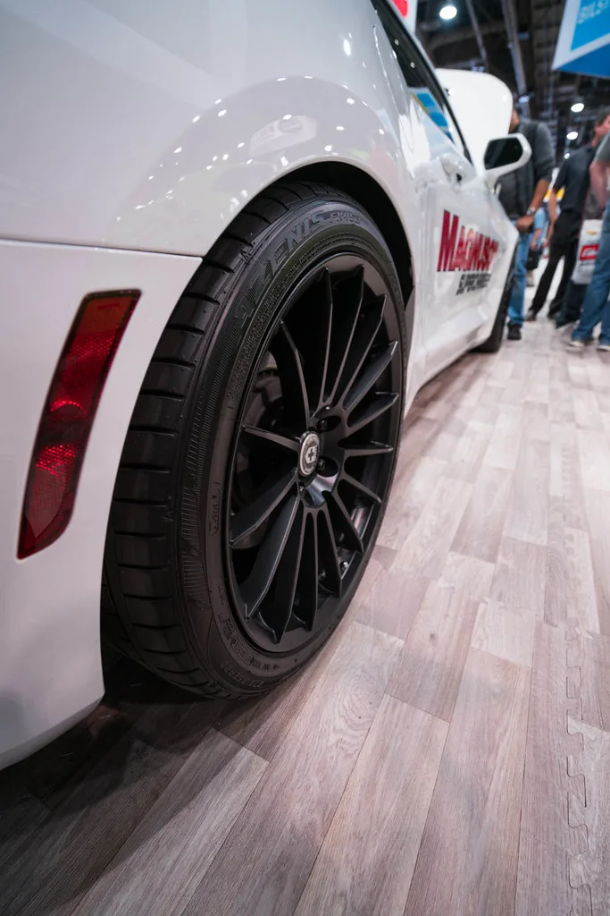 HRE Performance FlowForm FF15 on Chevrolet Camaro Sixth Generation (2016-24), photo 2