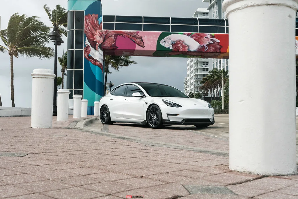 HRE Performance FlowForm FF21 on Tesla Model 3 Original (2017-2023), photo 12
