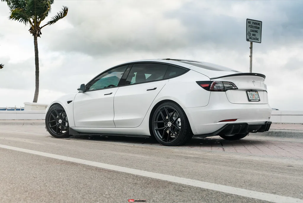 HRE Performance FlowForm FF21 on Tesla Model 3 Original (2017-2023), photo 10