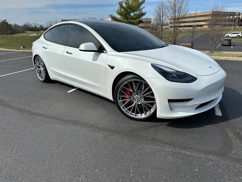 HRE Performance FlowForm FF28 on Tesla Model 3 Original (2017-2023)