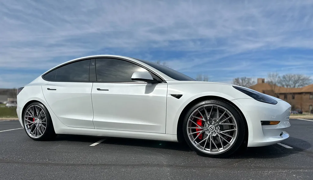 HRE Performance FlowForm FF28 on Tesla Model 3 Original (2017-2023), photo 4