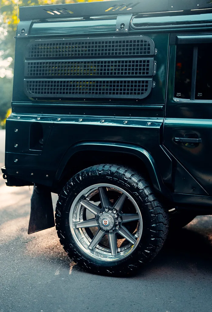 HRE Performance HD188 on Land Rover Defender (Classic)