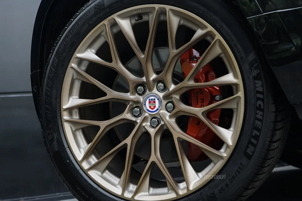 HRE Performance P200 on Land Rover Defender L663