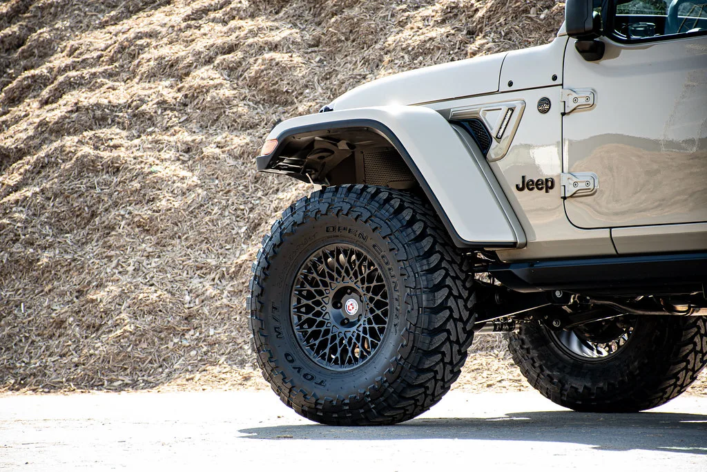 HRE Performance Vintage 501M on Jeep Wrangler JL (2018-)