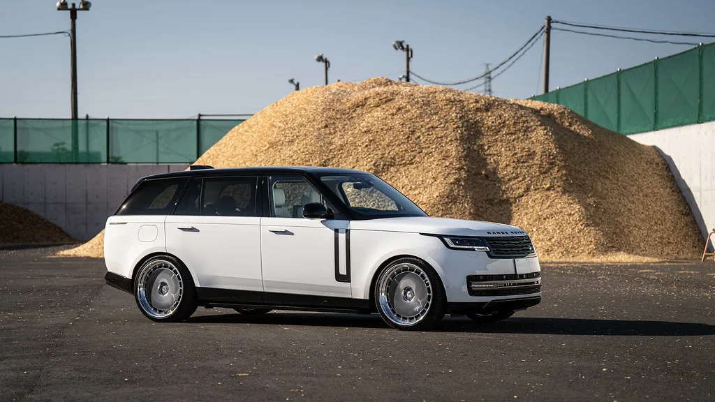 HRE Performance Vintage 935 on Land Rover Range Rover L460