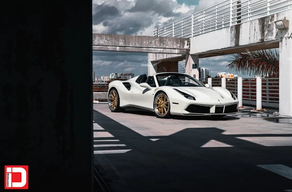 Klassen iD CS06S on Ferrari 488, photo 3