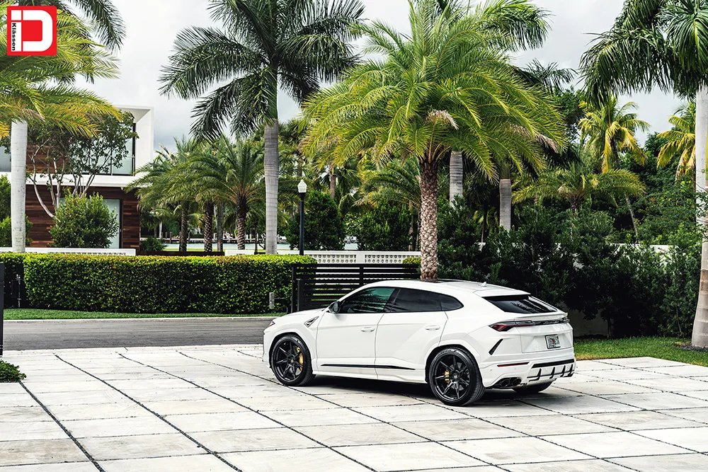 Klassen iD CS09R on Lamborghini Urus (2018), photo 11