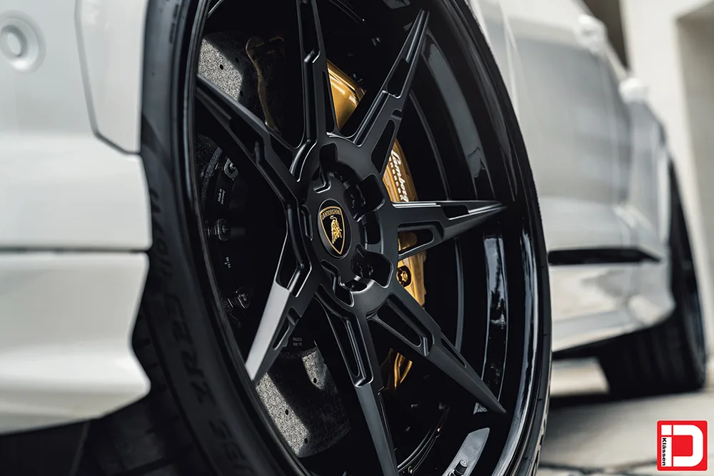 Klassen iD CS09R on Lamborghini Urus (2018), photo 10