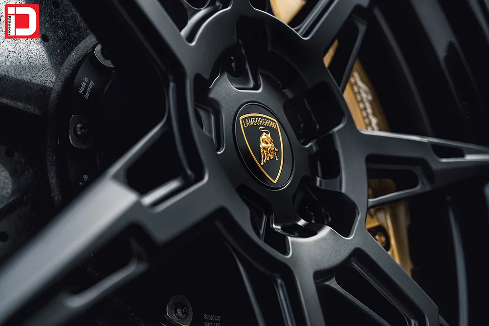 Klassen iD CS09R on Lamborghini Urus (2018), photo 7