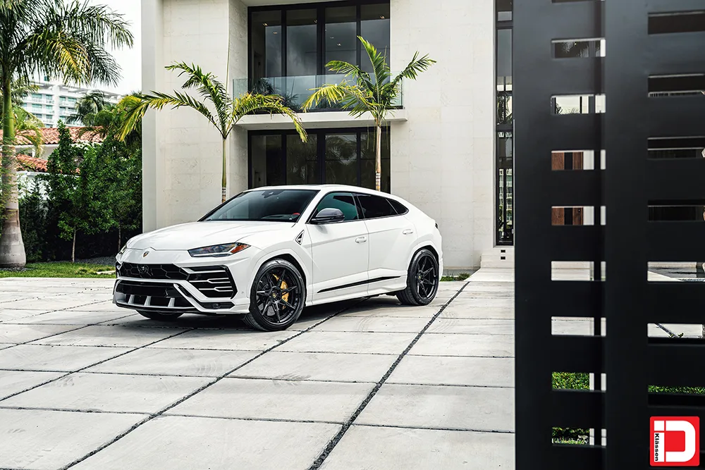 Klassen iD CS09R on Lamborghini Urus (2018)
