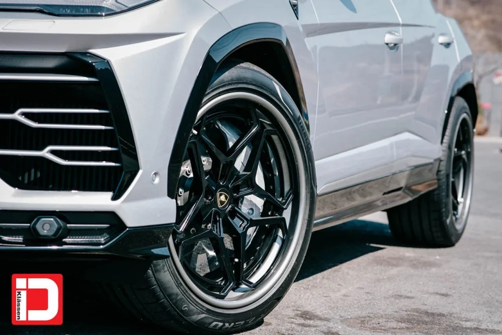 Klassen iD CS55T on Lamborghini Urus (2018), photo 2