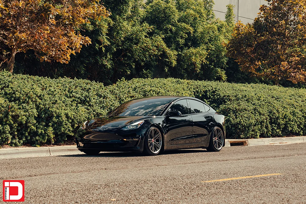 Klassen iD F53R on Tesla Model 3 Original (2017-2023), photo 2