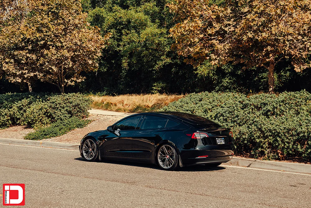 Klassen iD F53R on Tesla Model 3 Original (2017-2023), photo 10