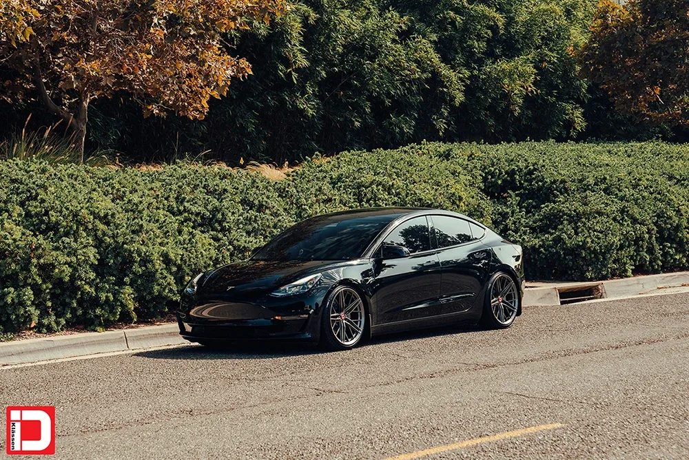 Klassen iD F53R on Tesla Model 3 Original (2017-2023), photo 3