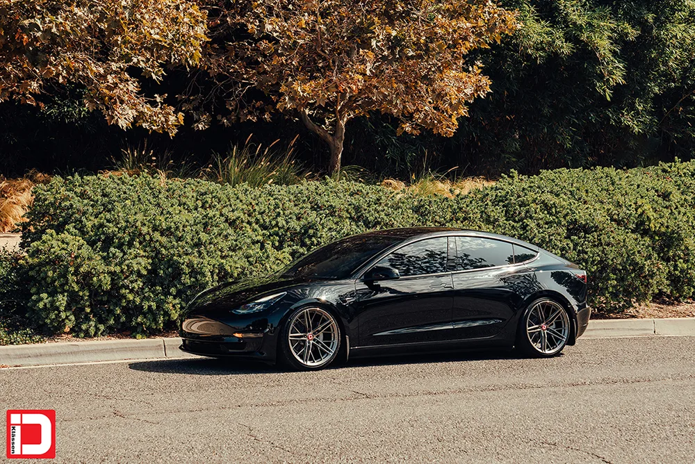Klassen iD F53R on Tesla Model 3 Original (2017-2023)