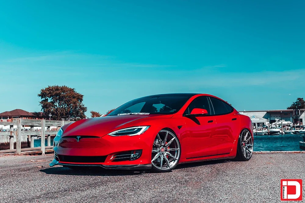 Klassen iD M07R on Tesla Model S Original (2012-2016)