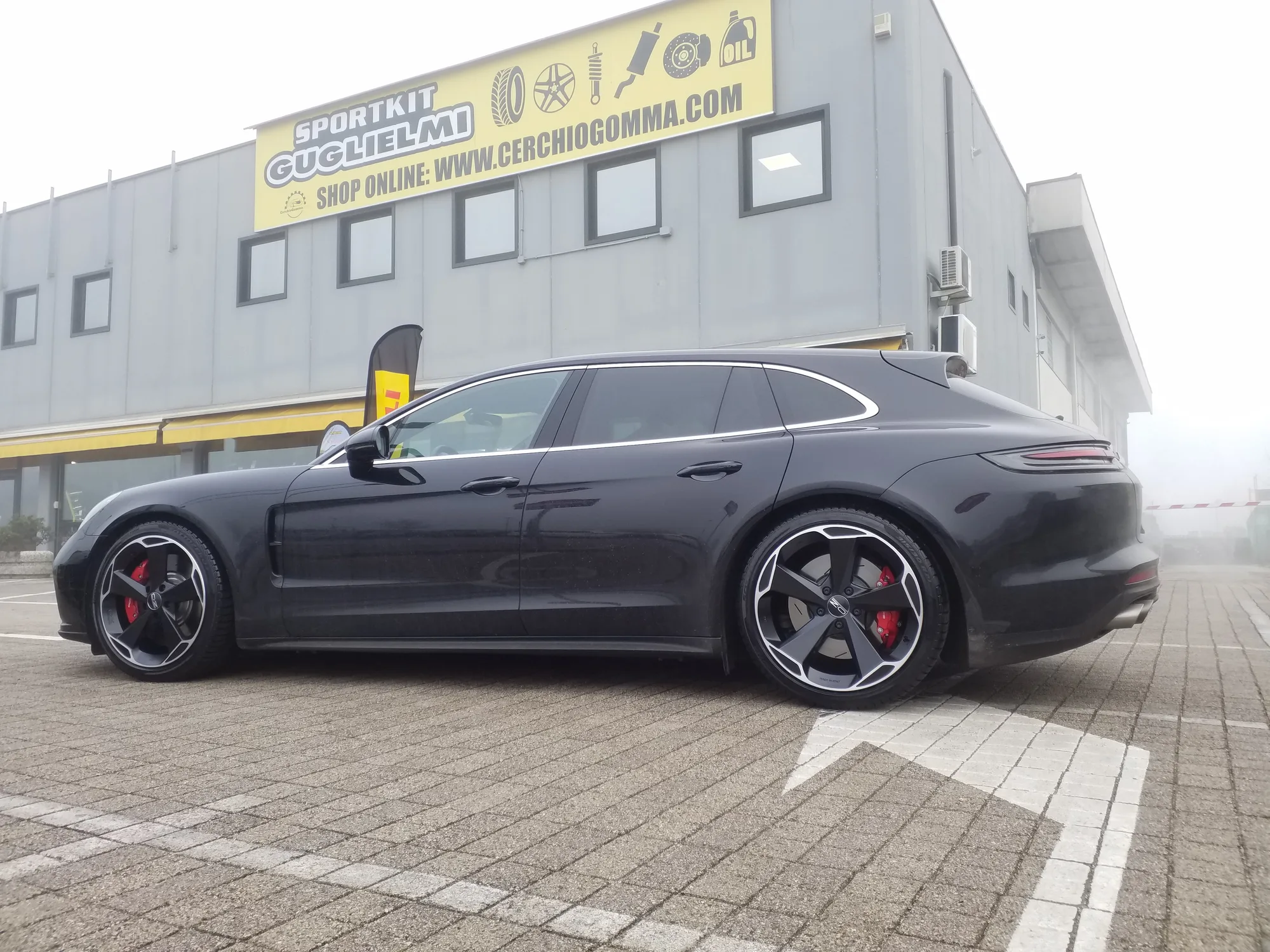 OZ Racing Aspen HLT on Porsche Panamera 971.1, photo 2