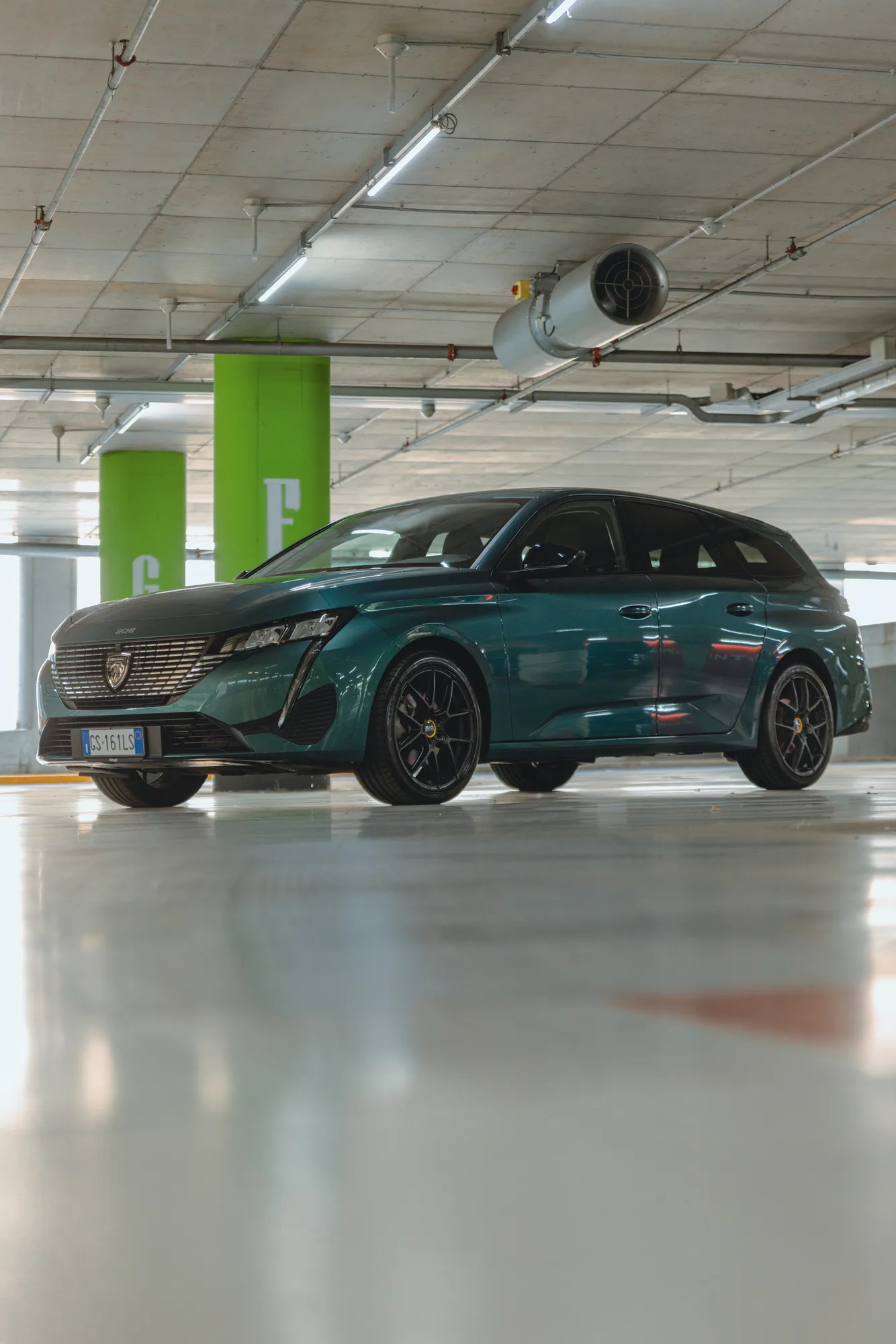 OZ Racing Estrema GT HLT on Peugeot 308 3rd gen (P51), photo 9