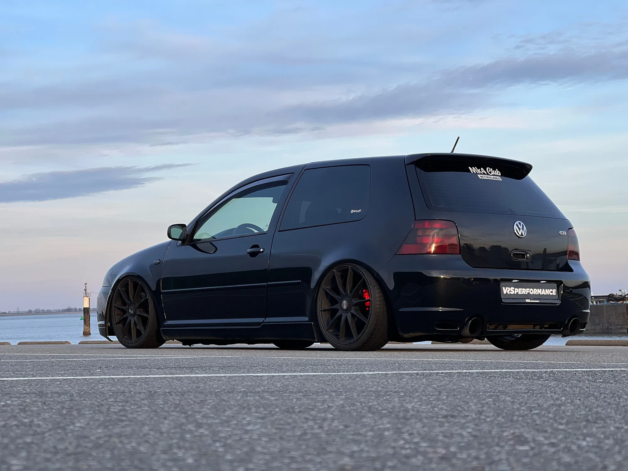 OZ Racing Formula HLT 5H on Volkswagen Golf Mk4 (Typ 1J), photo 2