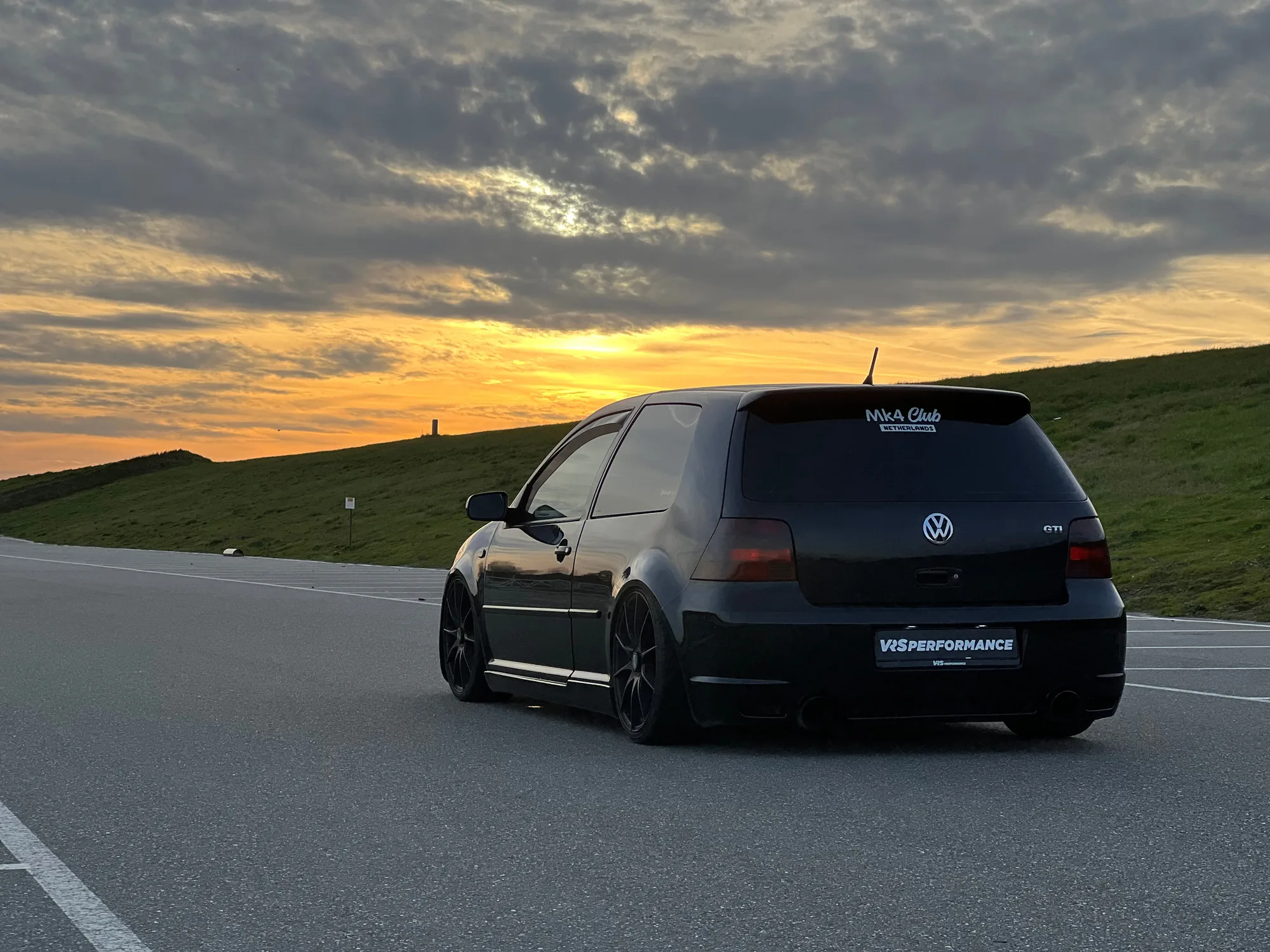 OZ Racing Formula HLT 5H on Volkswagen Golf Mk4 (Typ 1J), photo 3
