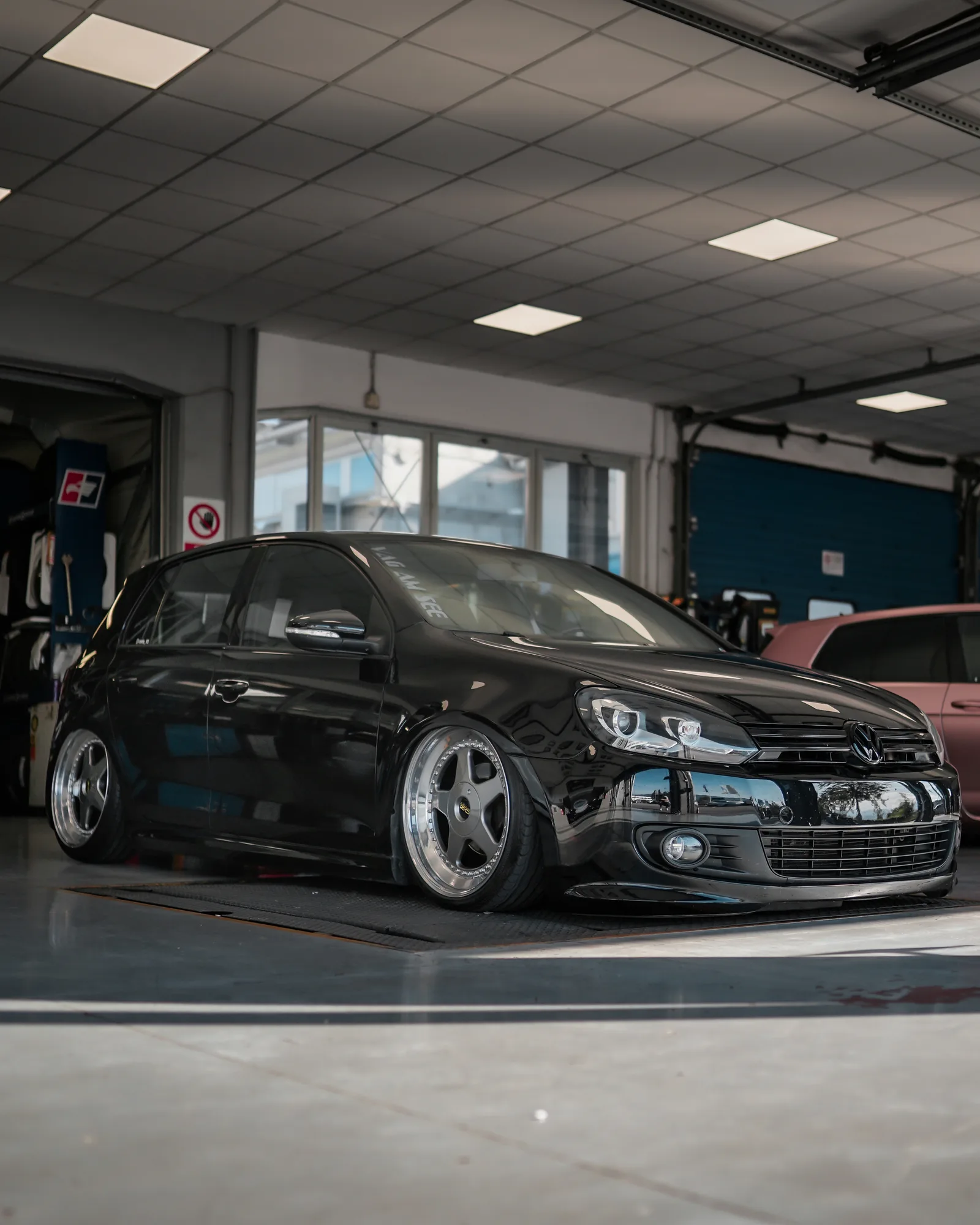 OZ Racing Futura on Volkswagen Golf Mk6 (Typ 5K), photo 10
