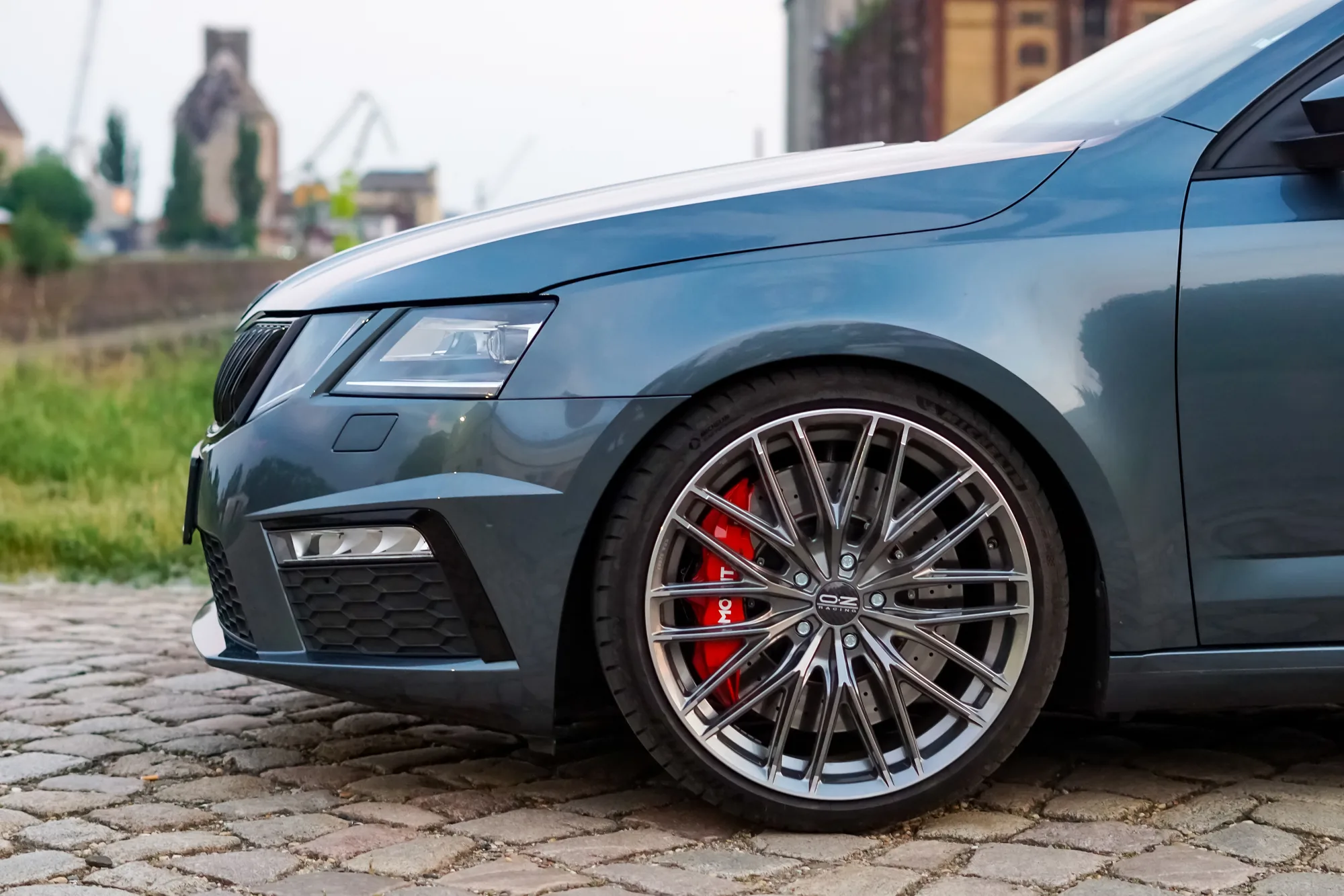 OZ Racing GranTurismo HLT on Skoda Octavia 3rd gen (5E), photo 3