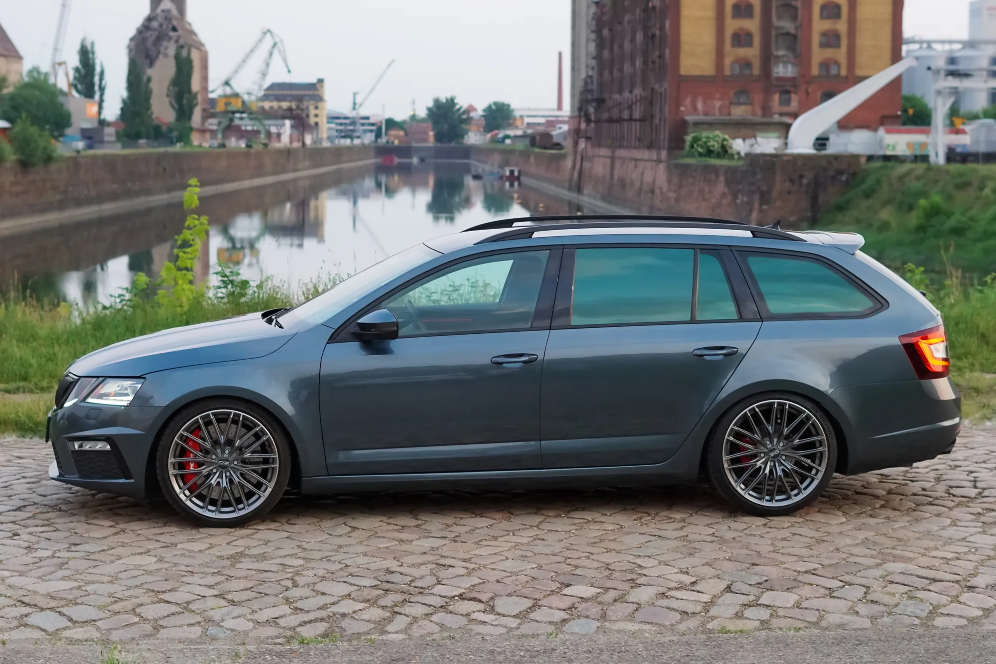 OZ Racing GranTurismo HLT on Skoda Octavia 3rd gen (5E), photo 6