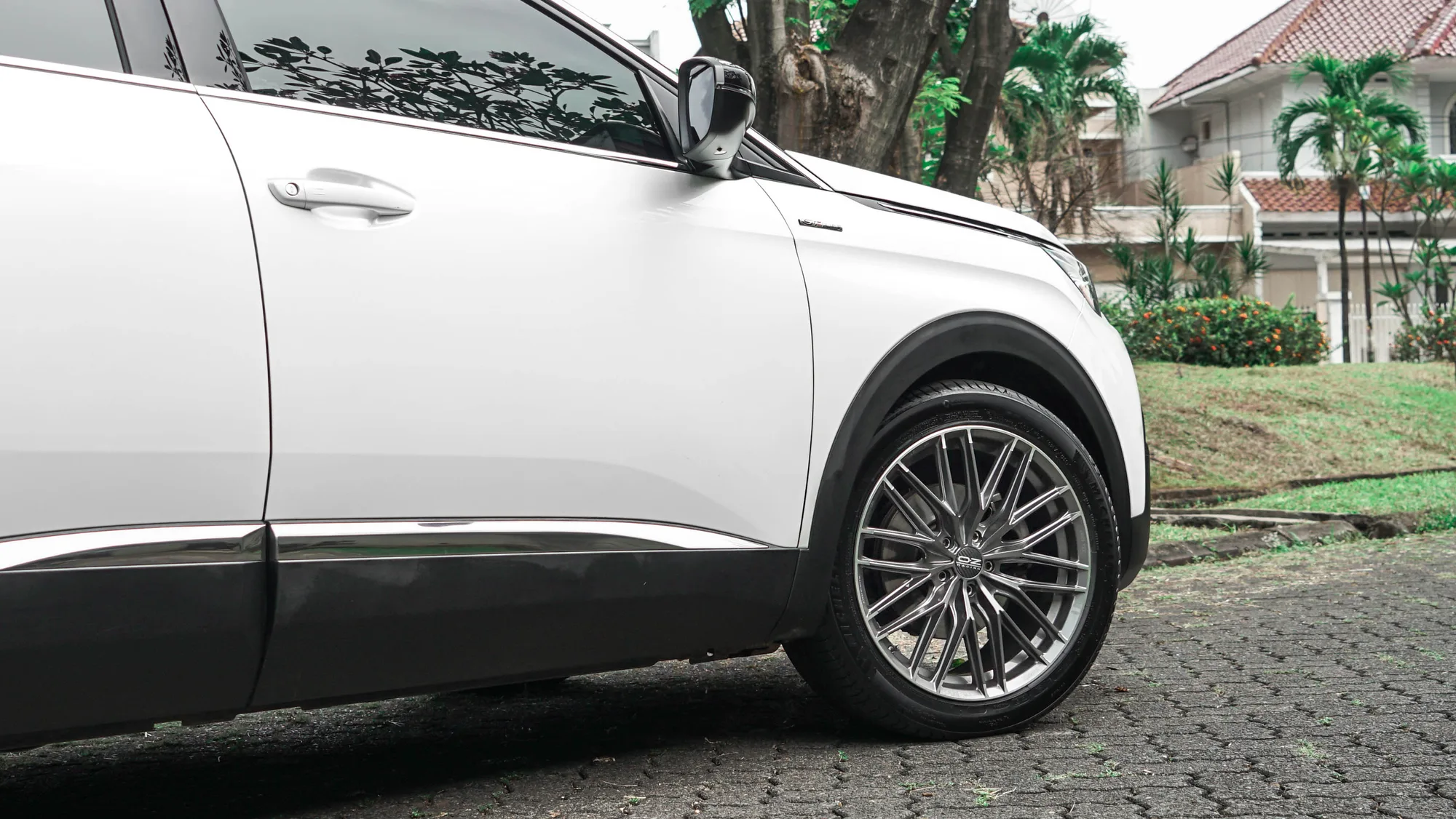 OZ Racing GranTurismo HLT on Peugeot 3008 2nd gen (P84), photo 12