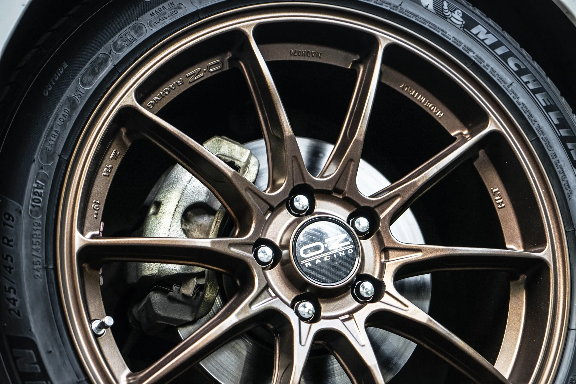 OZ Racing HyperGT HLT on Toyota Alphard AH30.1