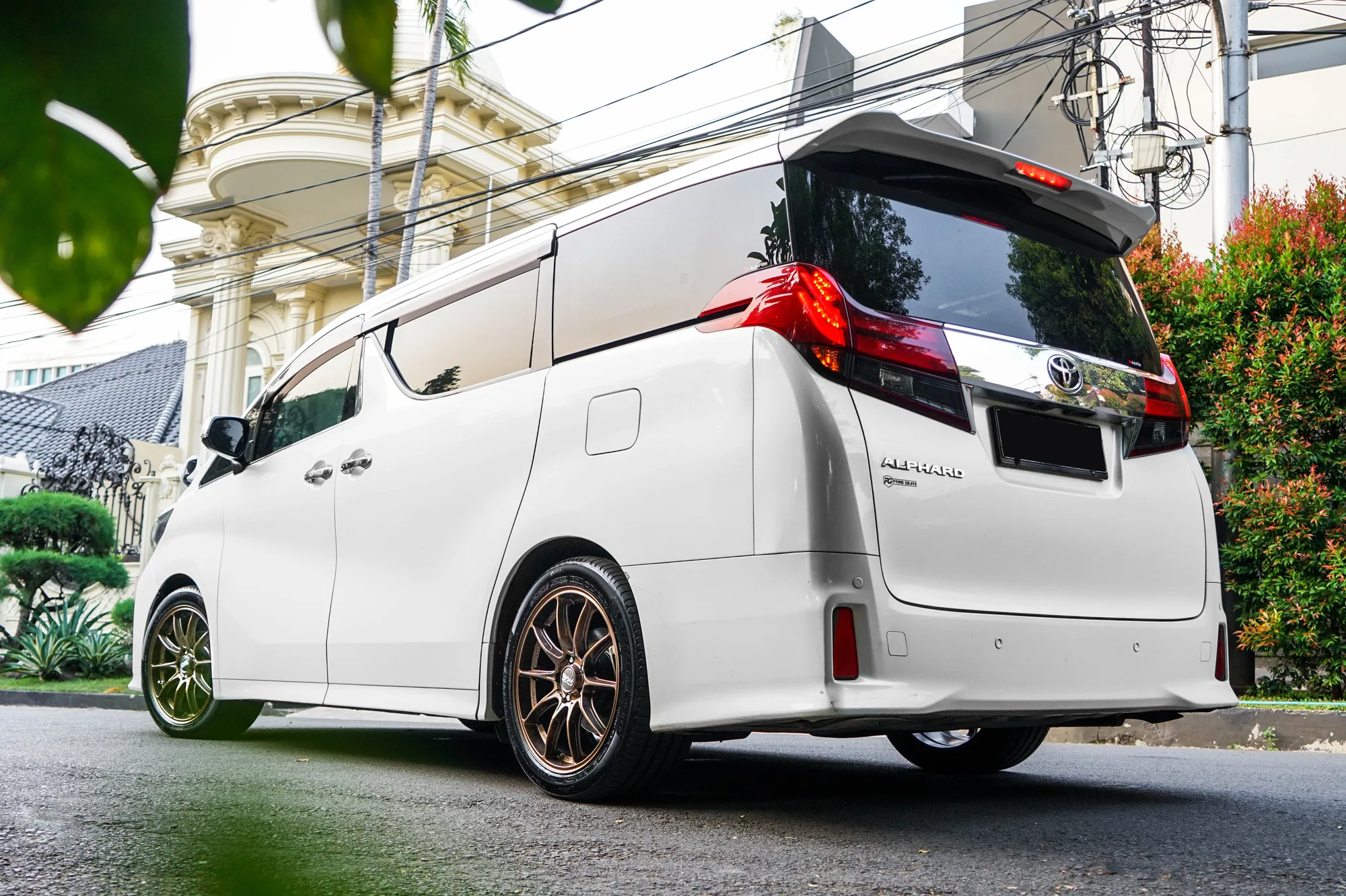 OZ Racing HyperGT HLT on Toyota Alphard AH30.1, photo 3