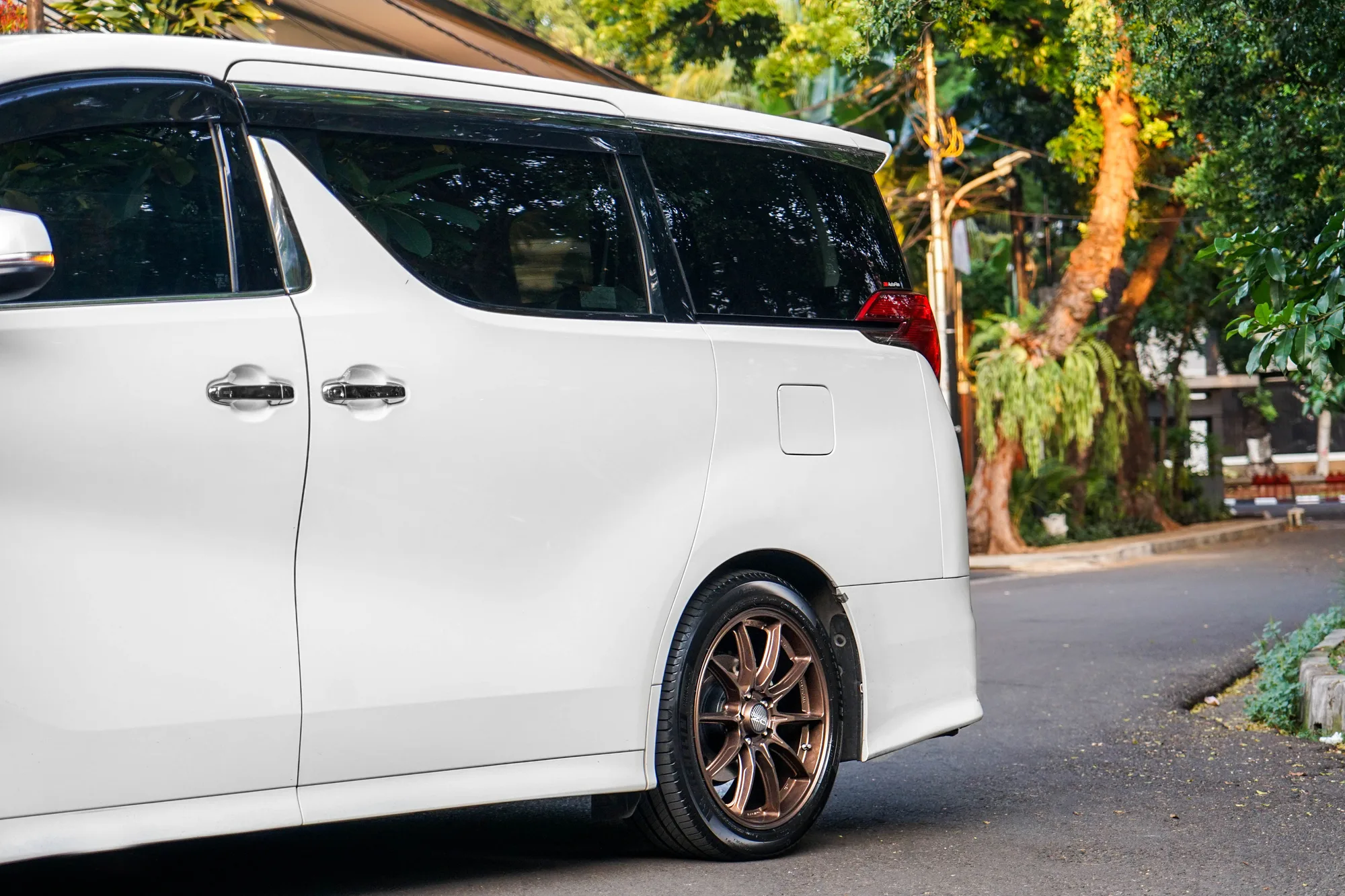 OZ Racing HyperGT HLT on Toyota Alphard AH30.1, photo 4