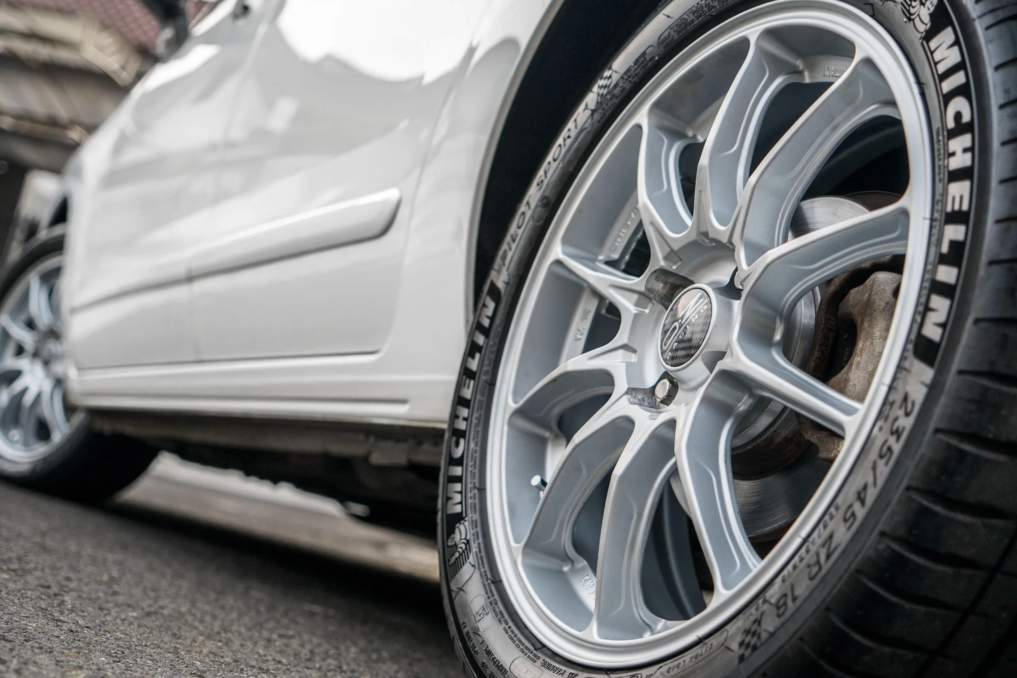 OZ Racing HyperGT HLT on Peugeot 5008 1st gen (T87)