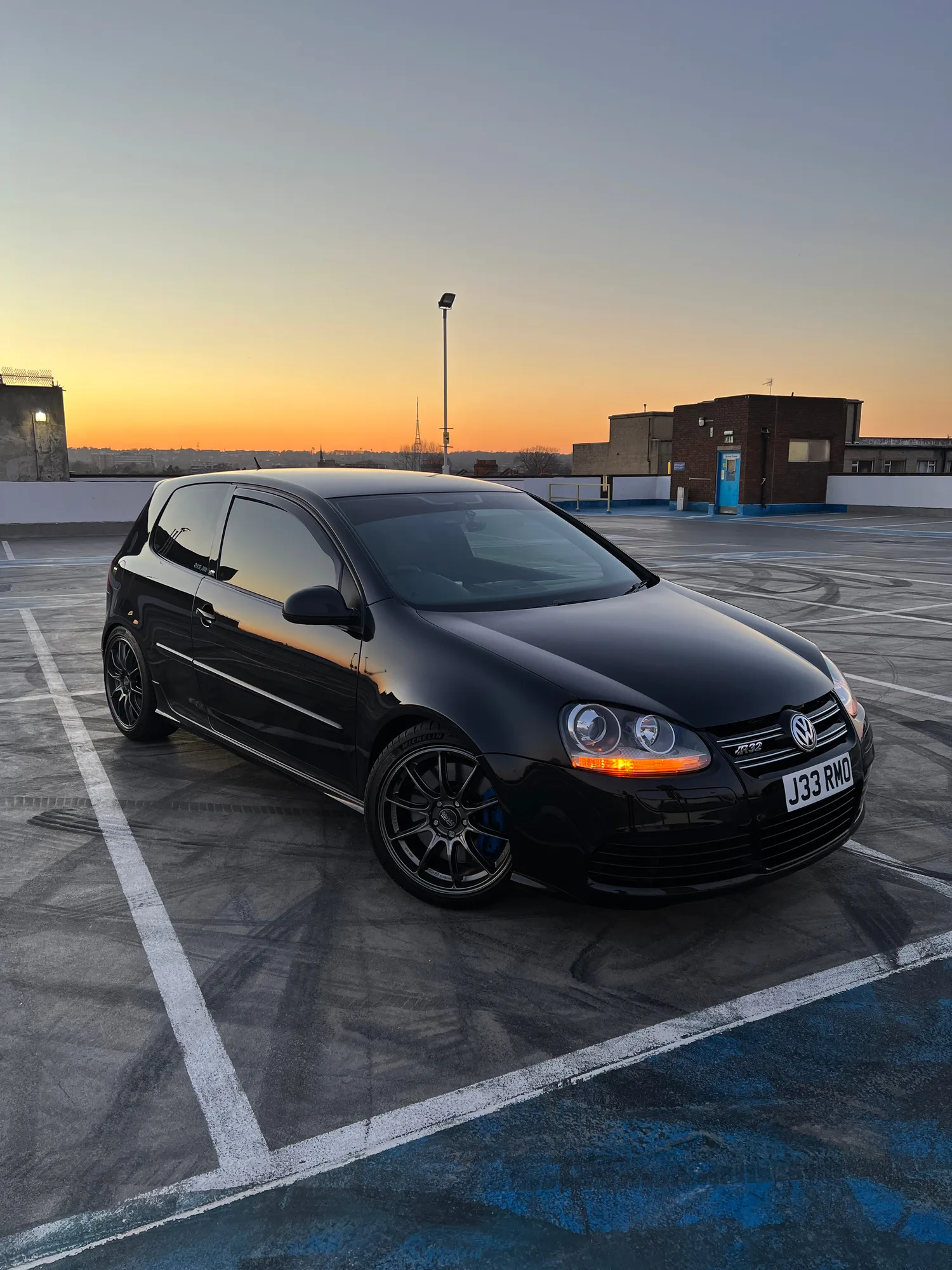 OZ Racing HyperGT HLT on Volkswagen Golf Mk5 (Typ 1K)