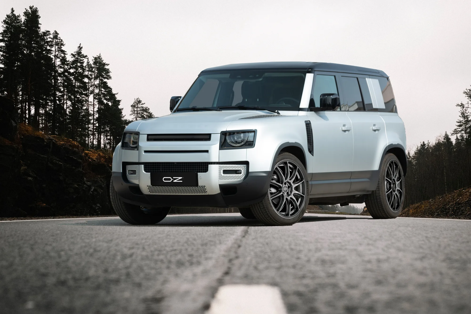 OZ Racing HyperXT HLT on Land Rover Defender L663