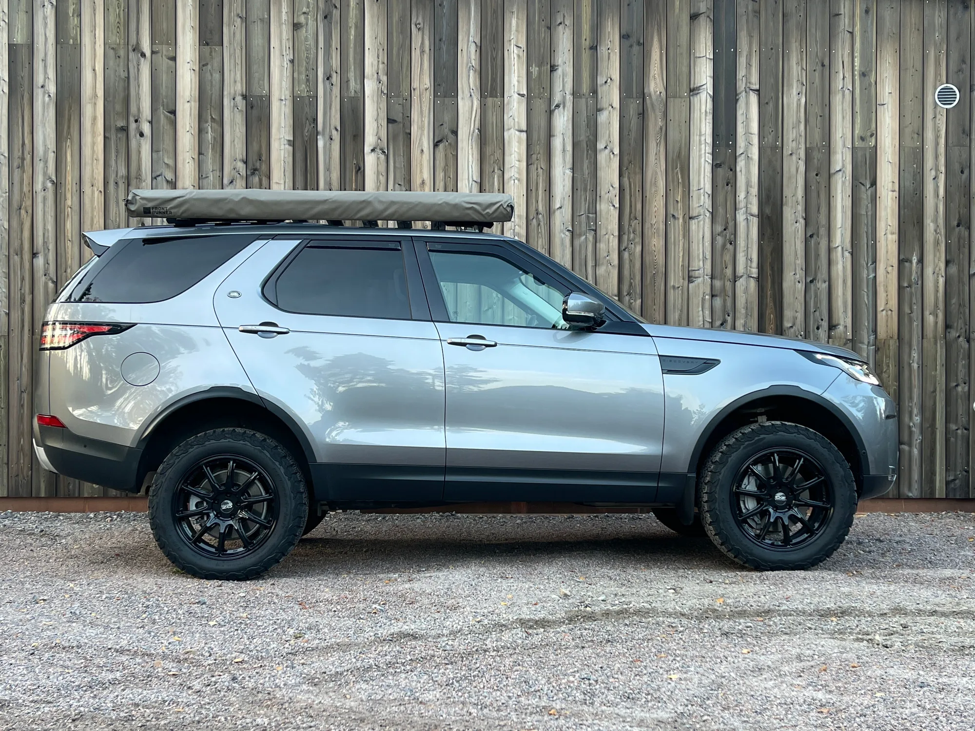 OZ Racing HyperXT HLT on Land Rover Discovery 5 (L462)