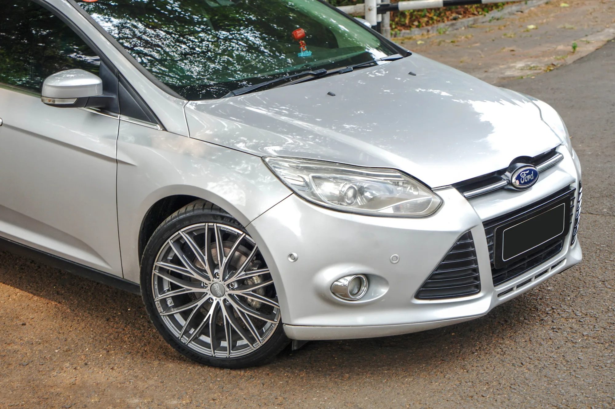 OZ Racing Italia 150 5H on Ford Focus Mk3 (2011-2018)