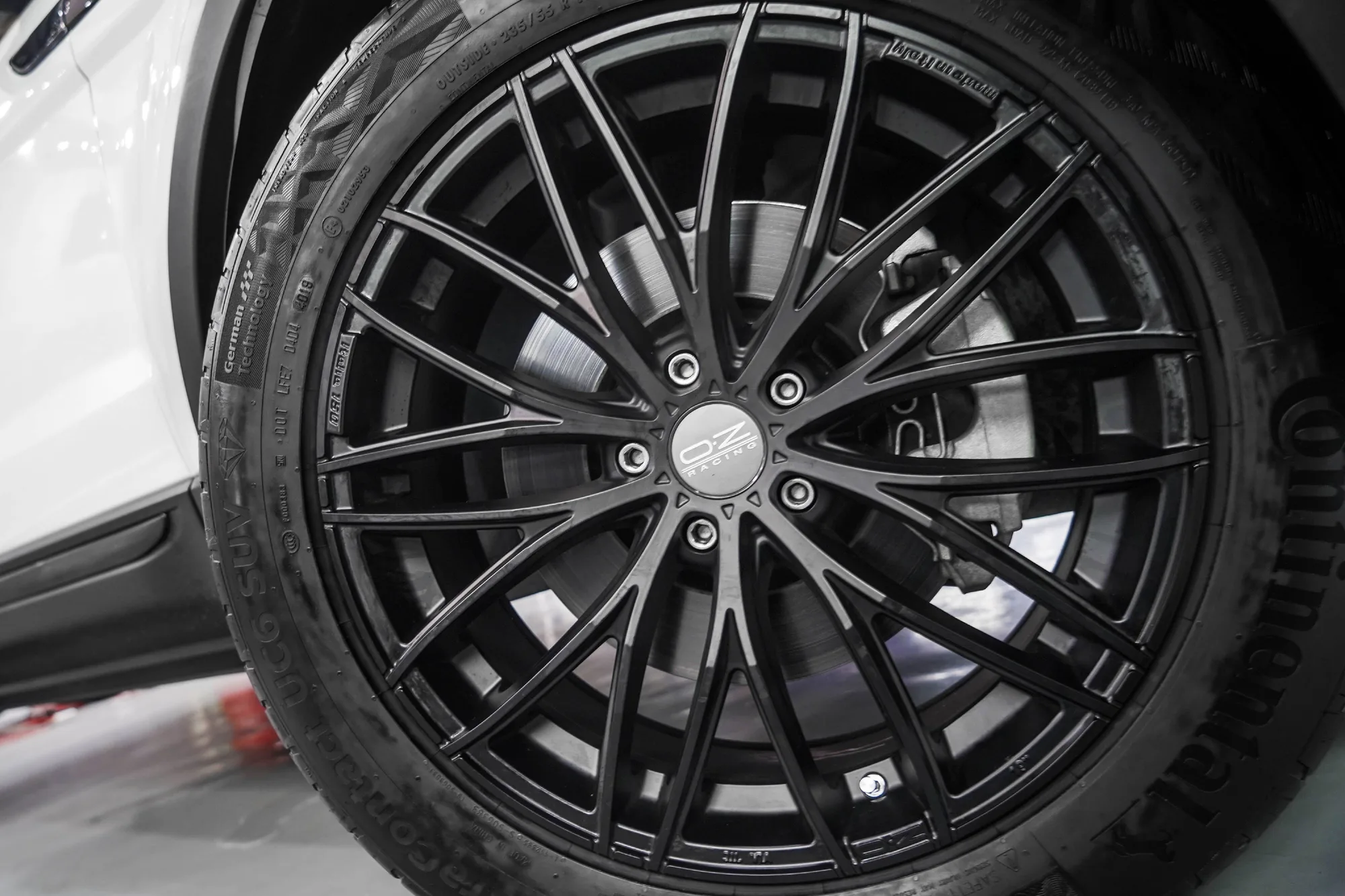 OZ Racing Italia 150 5H on Land Rover Range Rover Evoque L538.1, photo 5
