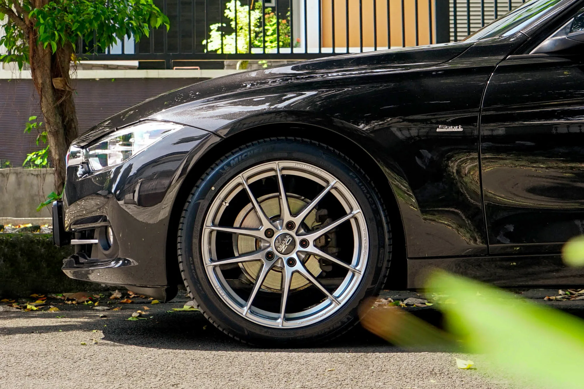 OZ Racing Leggera HLT on BMW 3 Series F30.1